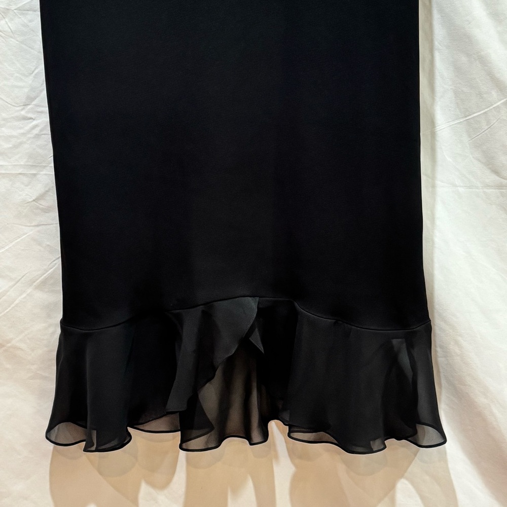 Jones Wear Black Ruffle-Trim V-Neck Midi Dress - Picture 3 of 16